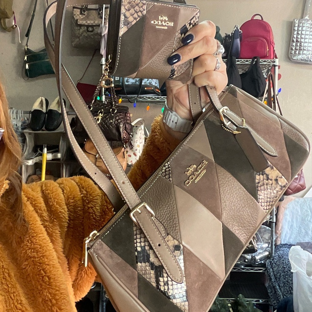 ♡Purse Show♡ - Picture 3 of 16